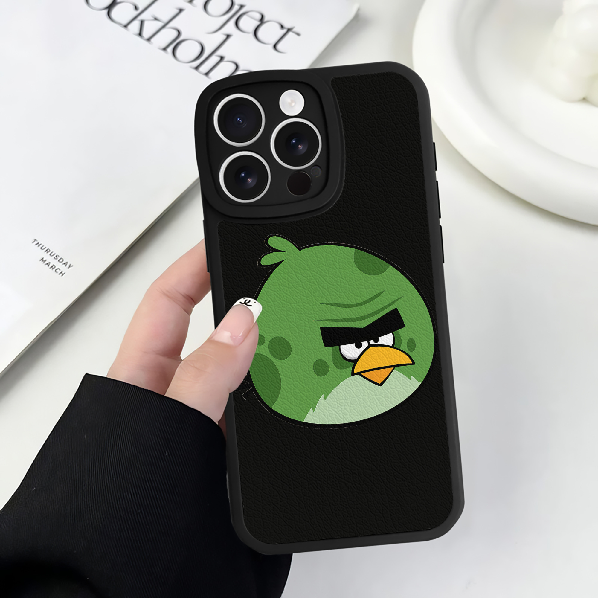 （画像用） Angry Birds アングリーバード 【iPhone 16シリーズ対応】シリコンスマホケース（レザー調） 材質：シリコン